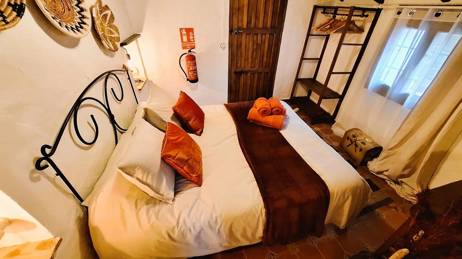 Bed & Breakfast Finca Los Burros Totalan