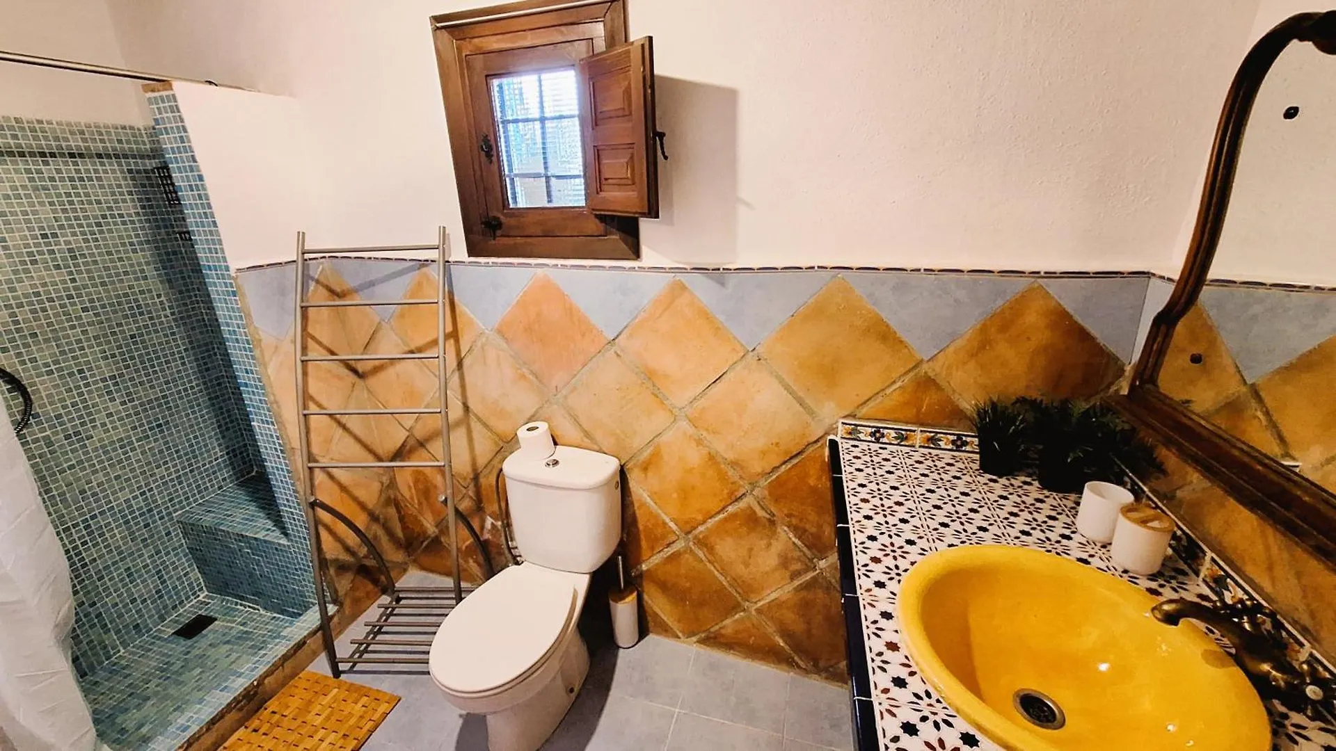 Finca Los Burros Totalan Bed & Breakfast
